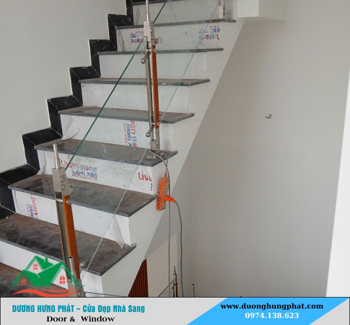 cầu thang kính tại Củ Chi TP.HCM